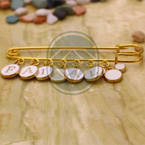 بروش مشبك مطلي بالذهب بالأسم حسب طلبك