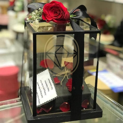 تغليف مع باقة ورد طبيعي (MD00030)