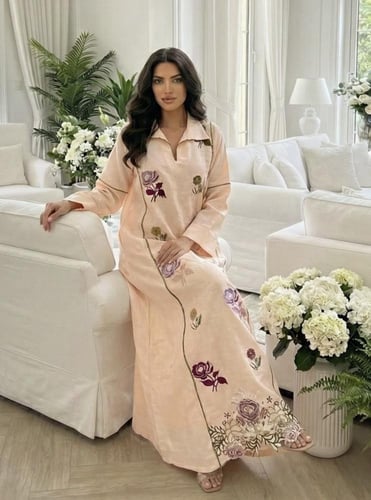 ثوب مطرز خربزي