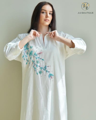 ثوب تطريز من الصدر