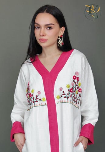 ثوب لينن تطريز يدوي