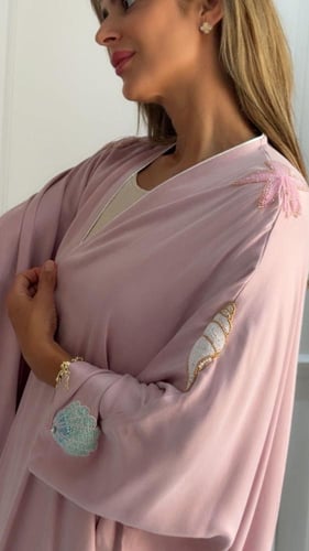 عباية الصدف بينك