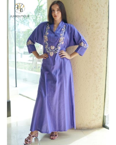 ثوب تطريز من الصدر و الأكمام