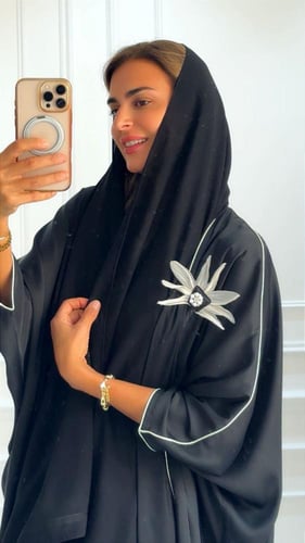 عباية الوردة