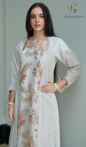 فستان العيد بقصة مميزة من الصدر