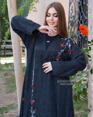 عباية حرير مغسول تطريز يدوي ورد