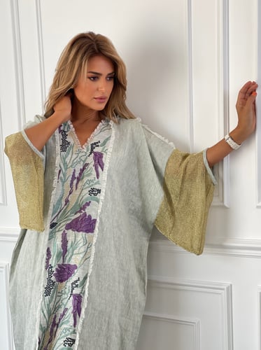 ثوب لينن مطرز