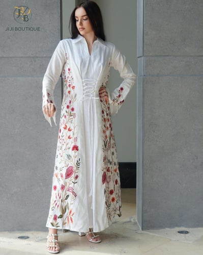 فستان ياسمين الدخيل ابيض