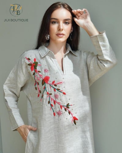 ثوب تطريز من الصدر