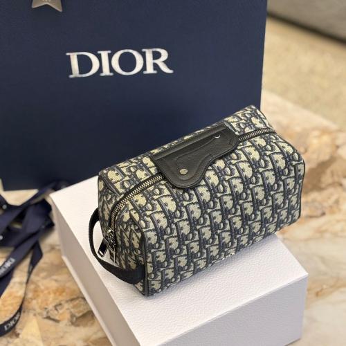 DIOR POUCH