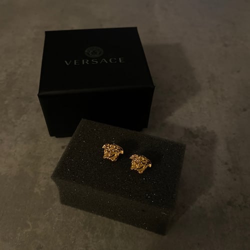 VERSACE حلق مطلي ذهب