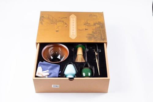 مجموعة هدية ادوات الماتشا الفاخرة