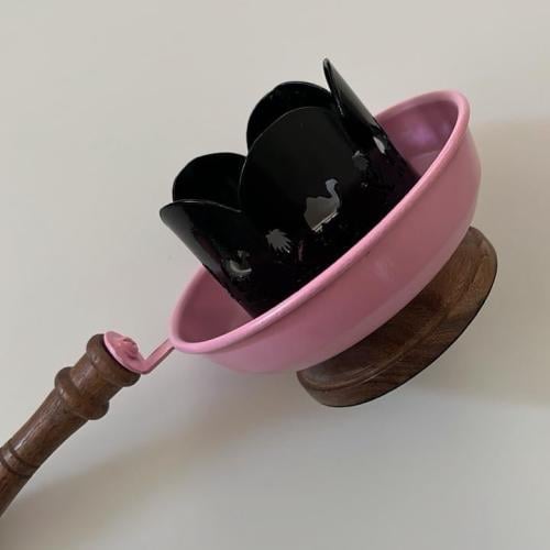 Pink incense burner with Saudi black