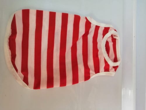 ملابس قطط احمر مقلم