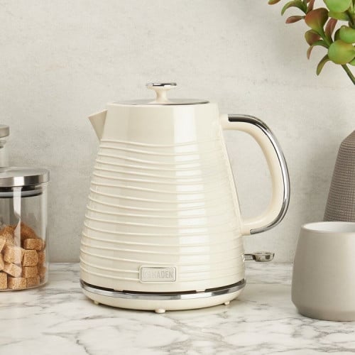 غلاية ماء كهربائية