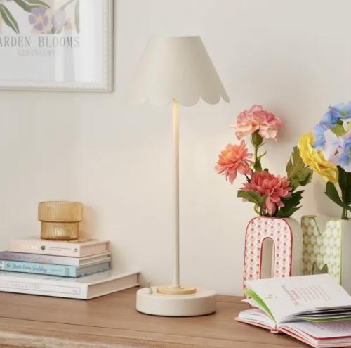 اضاءة طاولة