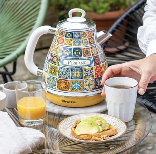 غلاية ماء كهربائية