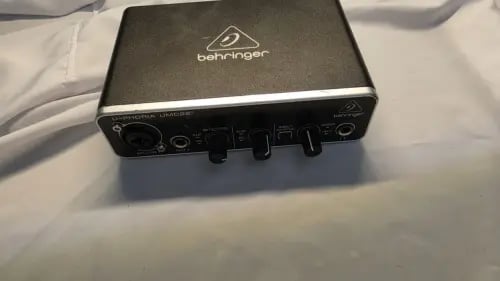 ️ انترفيس Behringer للمايكروفونات
