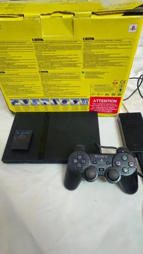 PlayStation 2 Slim موديل SCPH-77004