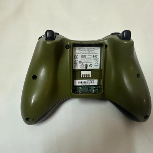 يد أصلية Xbox 360 إصدار Halo (لون أخضر خاص)