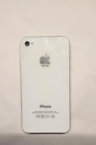 iPhone 4s أبيض — 16GB