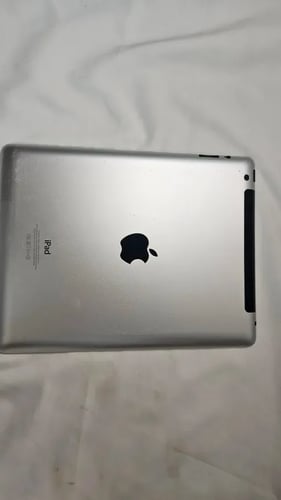 iPad 4 — 16GB