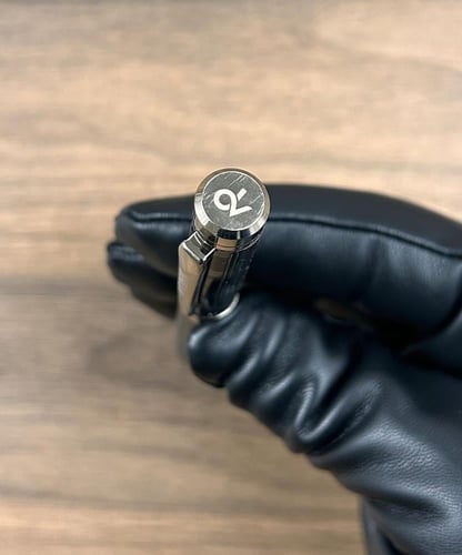 طقم هدية رجالي ديفوشي بتصميم انيق لون فضي واسود