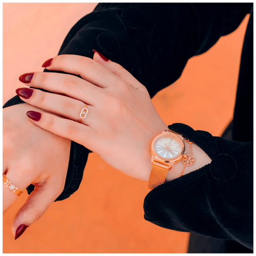 ساعة نسائية حصيرة وميناء انيق