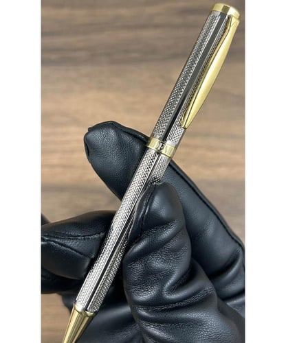 طقم هدية رجالي ديفوشي بتصميم انيق لون فضي وذهبي