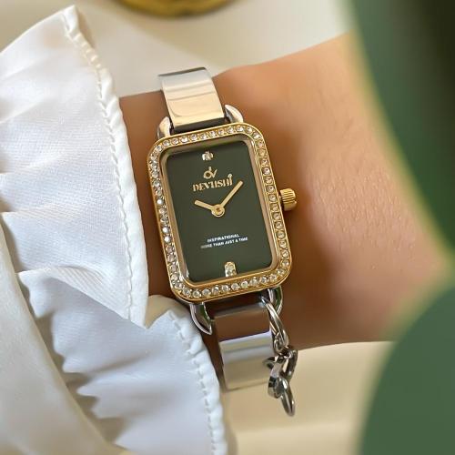 ساعة نسائية استيل مستطيلة بلمسة جديدة وأنيقة لون ذ...