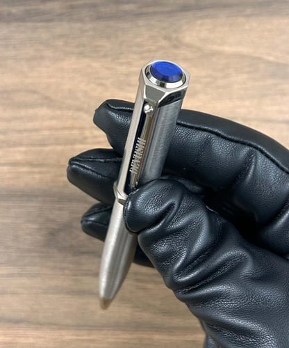 طقم هدية رجالي ديفوشي بتصميم انيق لون فضي لماع كبك...