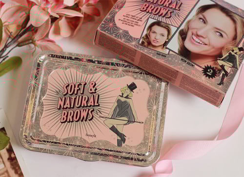 مجموعة ادوات للحواجب