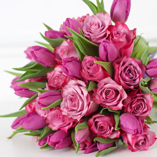 باقة الجوري والتوليب