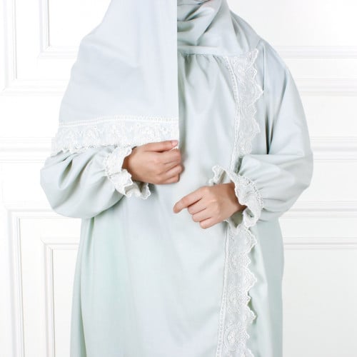 شرشف صلاة قطن اخضر فاتح مطرز بالدانتيل