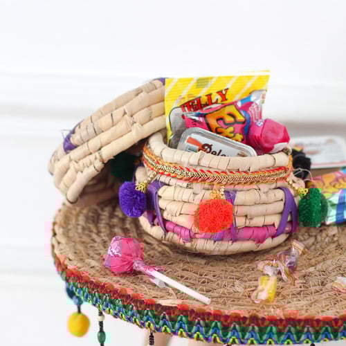 علبة توزيعات حلويات - شاملة الحلويات