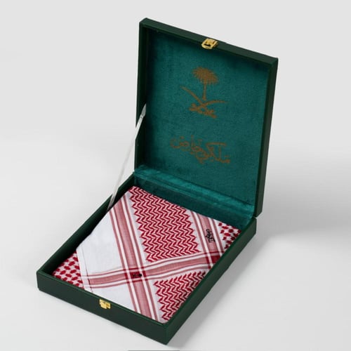 شماغ ملكي خاص كلاسيك ختم اسود