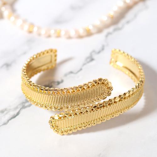 سوار مطلي بالذهب شكل متداخل