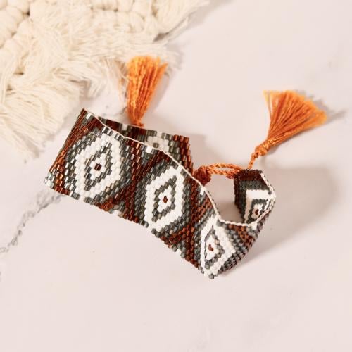 سوار من خرز المايوكا الملون