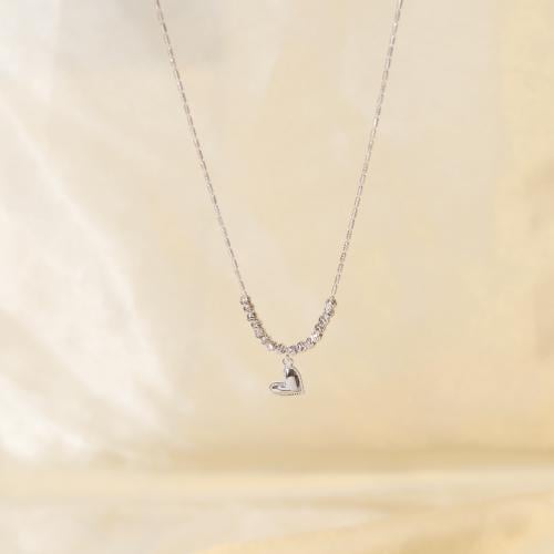 سلسلة مطلية بالذهب بتعليقة شكل قلب