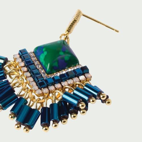 حلق مطلي بالذهب مزين بالكريستال