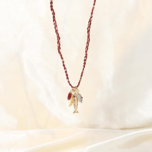 قلادة طويلة مصنوعة من الخيط المجدول بتعليقات حجر ط...