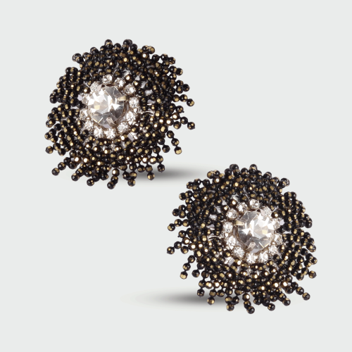 حلق مطلي بالذهب بتصميم فريد من الاحجار الطبيعية