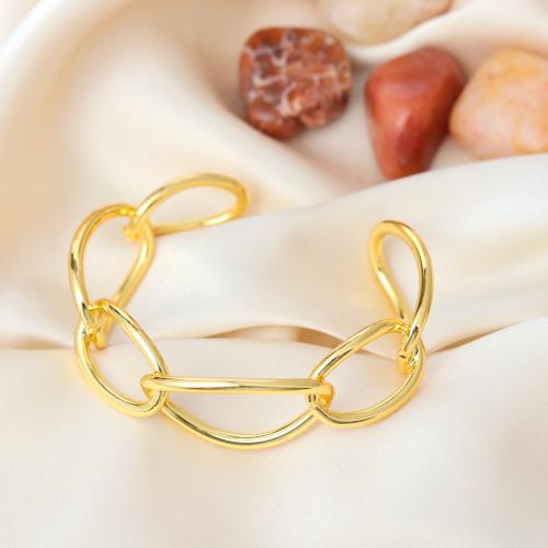 سوار مطلي بالذهب بتصميم دوائر متداخلة