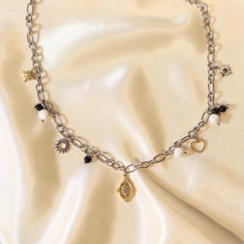 سلسلة مطلية بالذهب بتعليقات مختلفة