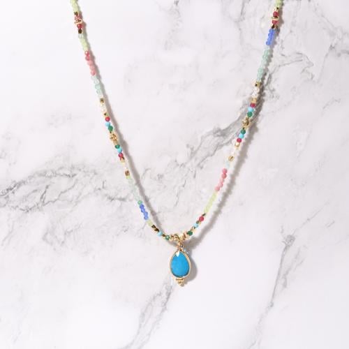 قلادة مزينة بأحجار طبيعية بتعليقة ذهبية مع حجر طبي...