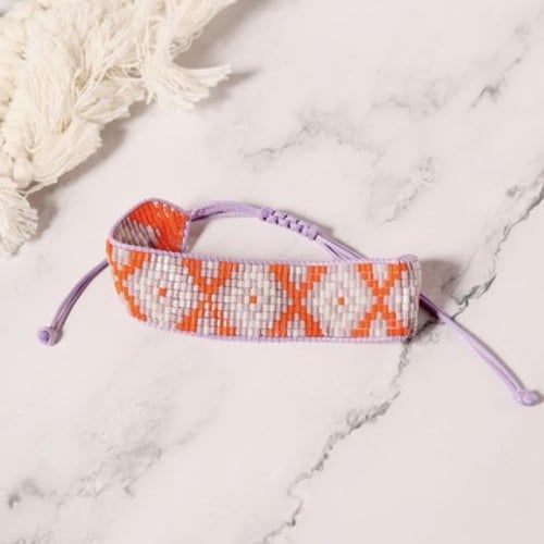 سوار من خرز المايوكا الملون