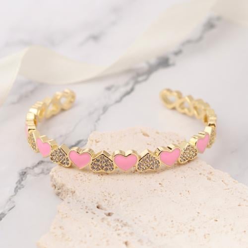 سوار مطلي بالذهب شكل قلوب متصلة