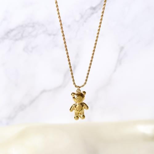 سلسلة مطلية بالذهب بتعليقة شكل دبدوب