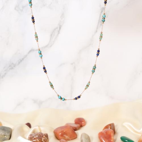 سلسلة مطلية بالذهب مزينة بالأحجار الطبيعية