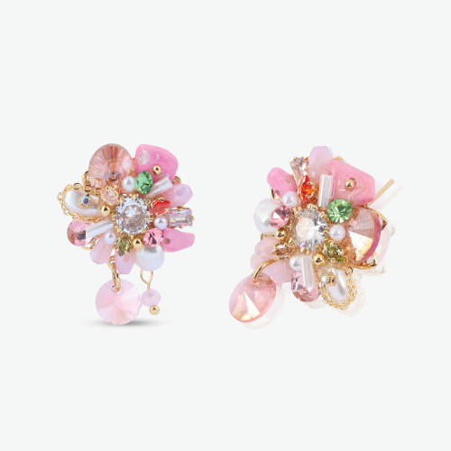 حلق مطلي بالذهب بتصميم ناعم